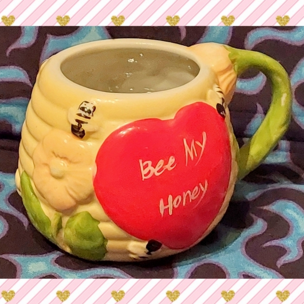 Magic Creations brand Bee My Honey Beehive Ceramic Mug 90s VINTAGE